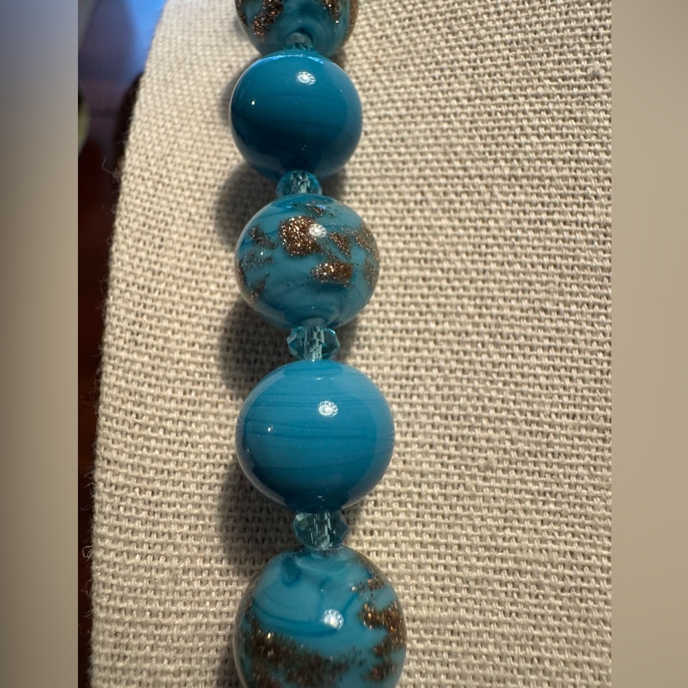 Murano glass blue swirled and gold foiled bead necklace, EUC. - Picture 4 of 6